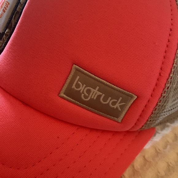 Bigtruck Truckee Base Camp for a big life hat - Picture 10 of 10